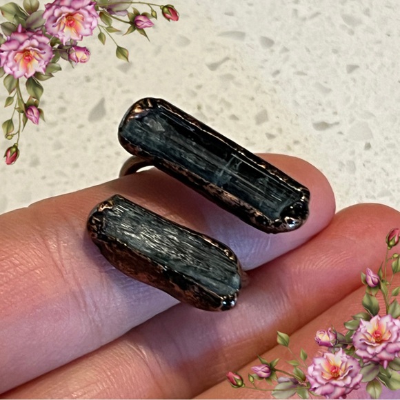 Retro Style Natural Crystals Cluster Big Statement Adjustable Ring - Picture 1 of 6